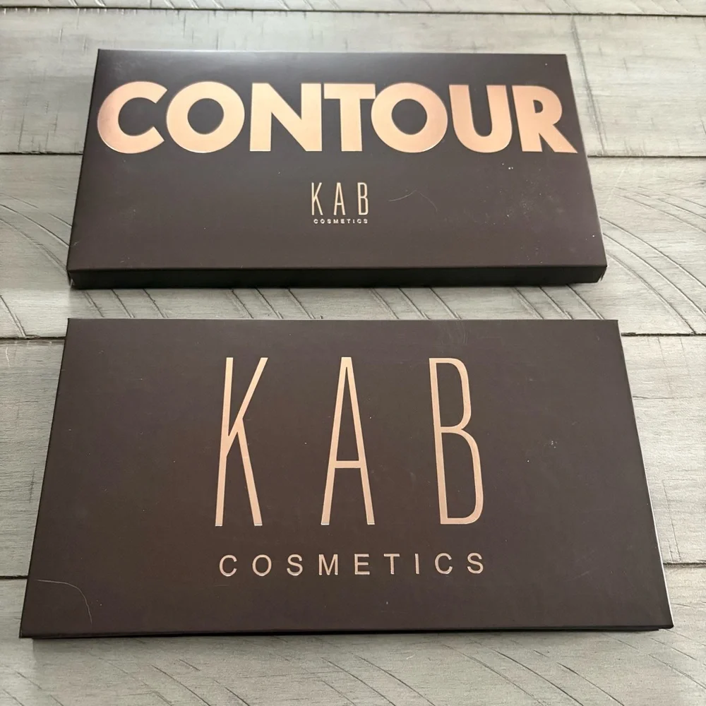 KAB COSMETICS CONTOUR LARGE PALETTE GIFT SET BRAND NEW IN BOX